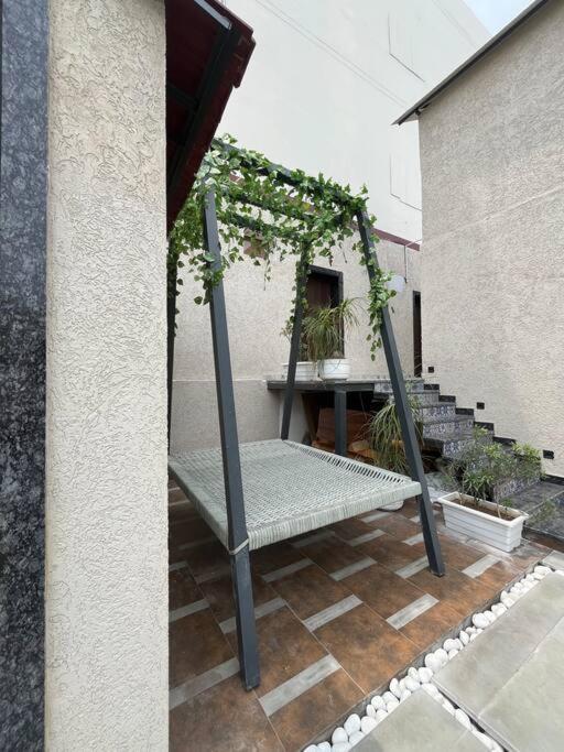 Saiba Outhouse- 4 Bed Room- Pool- Theatre- Partyhall- Garden & Terrace Sitting Area Джапур Экстерьер фото