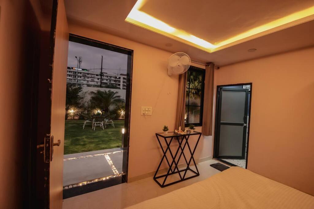 Saiba Outhouse- 4 Bed Room- Pool- Theatre- Partyhall- Garden & Terrace Sitting Area Джапур Экстерьер фото